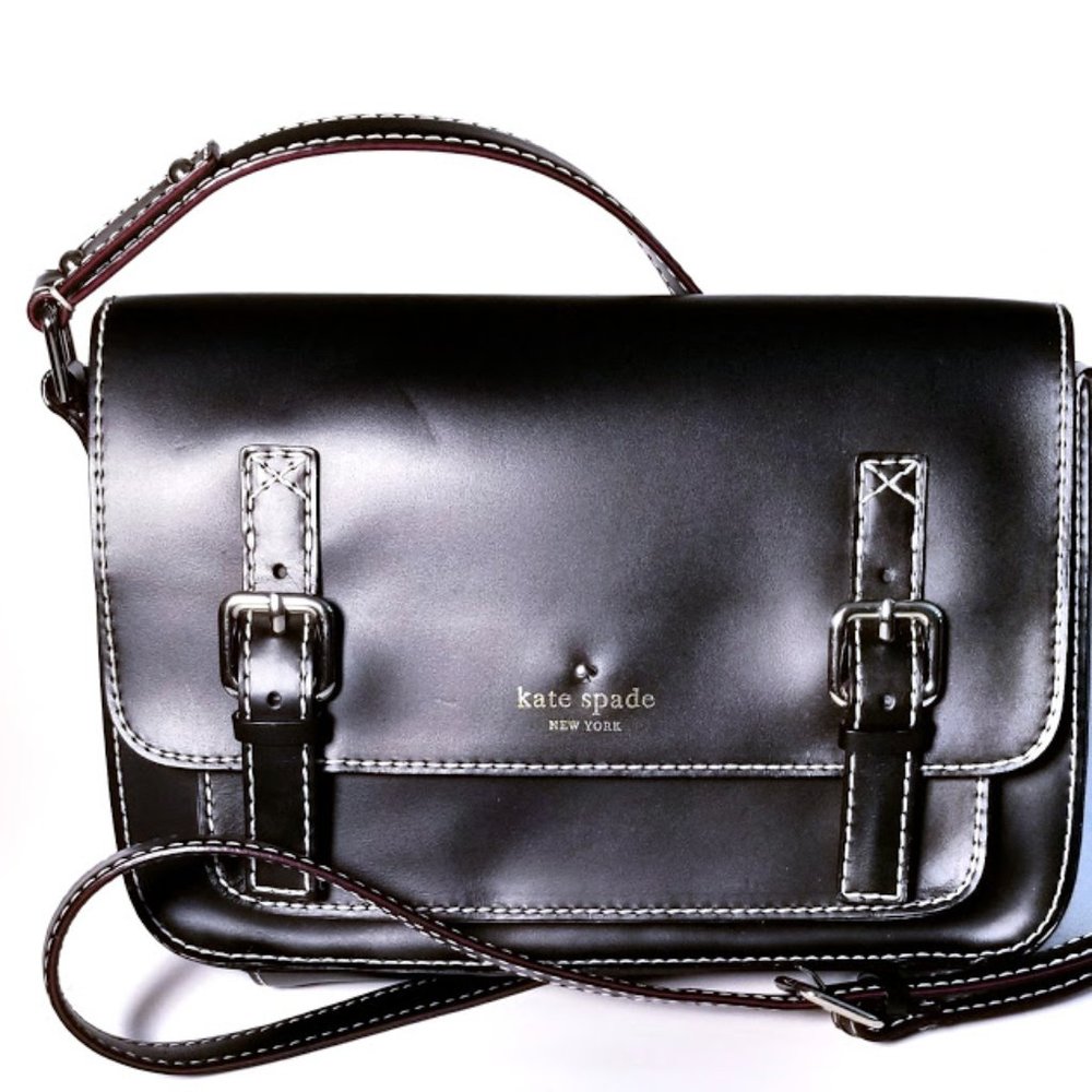 KATE SPADE NEW YORK-ESSEX SCOUT CROSSBODY BAG EUC